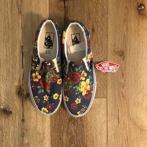 Vans slip on - RARE floral - W size 10 NWT